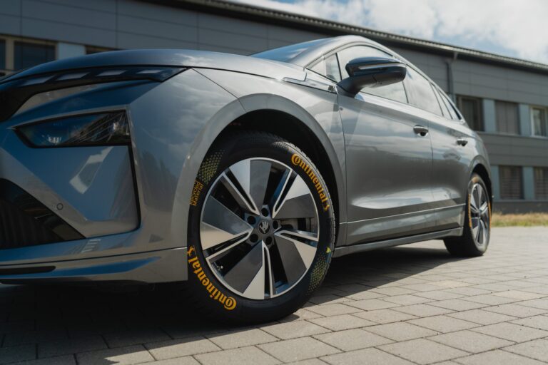 Continental ZEvRA-Konzeptreifen verwendet 43% recycelte Materialien und erreicht die beste EU-Rollwiderstandsbewertung